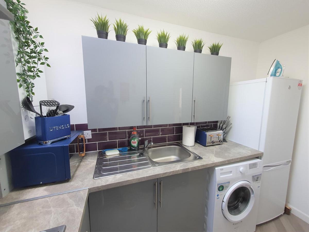 Thesiger Court Apartments - Free Private Parking - By Property Promise Cardiff Exterior foto